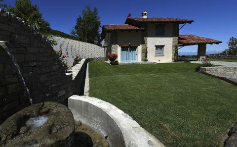 casa la casetta Cerretto Langhe