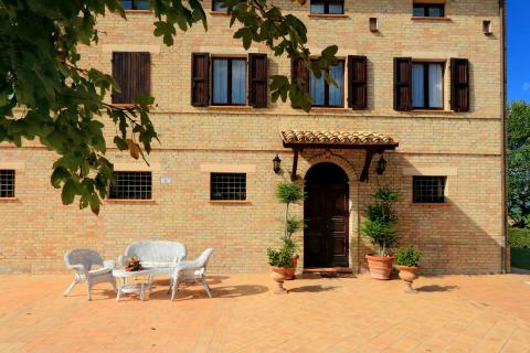 Vakantiehuis airco verwarmd zwembad le marche