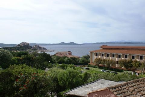 Vakantiepark Sardinie strand en dorpje loopafstand