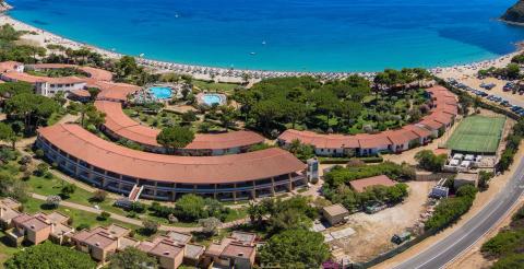 Vakantiepark aan zee Sardinie