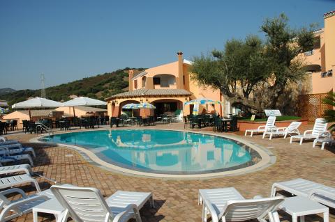 Appartementen met zwembad San Teodoro.