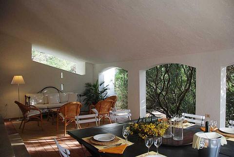 Terras inclusief tafel en stoelen van Casa Pineddu