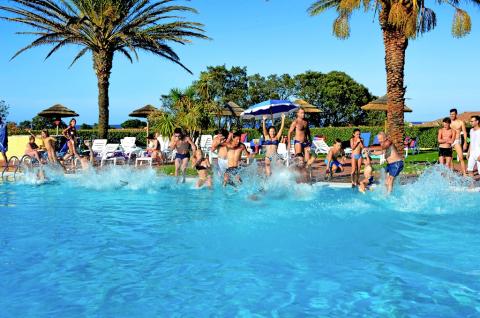 Lekker afkoelen in het zwembad