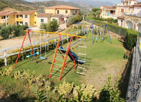 Modern vakantiepark met zwembad, Olbia Sardinië