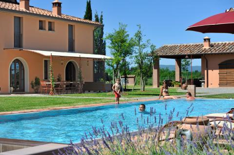 Villa met ruime loungeterrassen Toscane, Italië