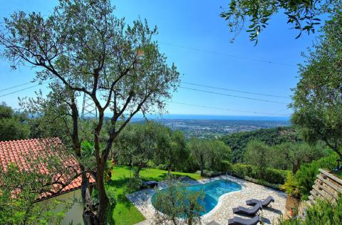 Villa Pietrasanta Toscane kust 6 prs.