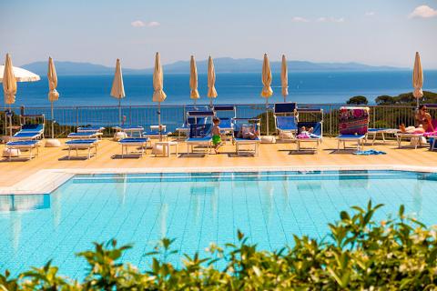 Vakantiepark Elba met panorama zwembad