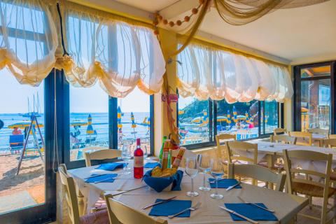 Restaurant/pizzeria aan het strand