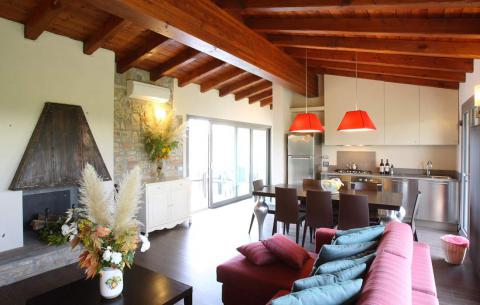 Villa midden in Toscane