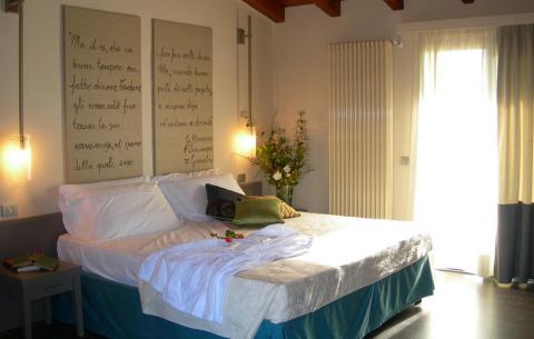 Villa midden in Toscane