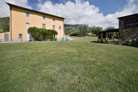 Vrijstaande villa Lucca in Toscane 10 personen | Tritt.nl