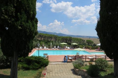 Het zwembad van agriturismo di Santa Luce