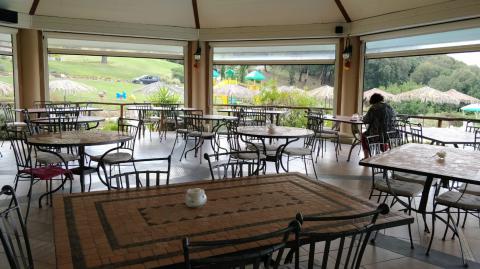 Vakantiepark met bar Toscane kust Italië