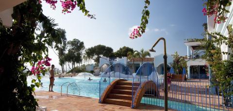 Vele zwembaden bij Arbatax gelegen in Ogliastra.