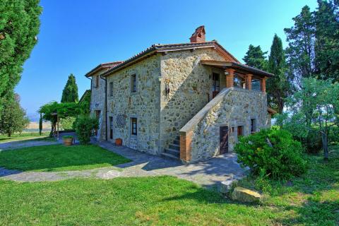 Ruime villa met 4 appartementen Val dOrcia Toscane