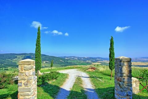 Ruime villa met 4 appartementen Val dOrcia Toscane