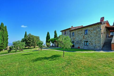 Ruime villa met 4 appartementen Val dOrcia Toscane