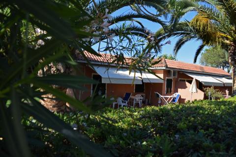 Fijne terrassen bij de appartementen