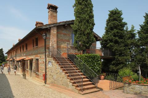 Buitenaanzicht appartementen Fattoria La Piazza
