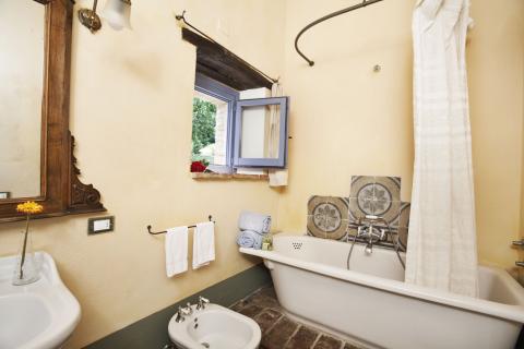 Kamers ingericht met een mix van antiek en design