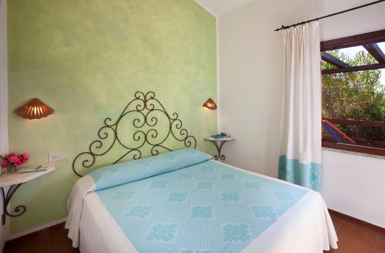 Mooie slaapkamer met tweepersoonsbed