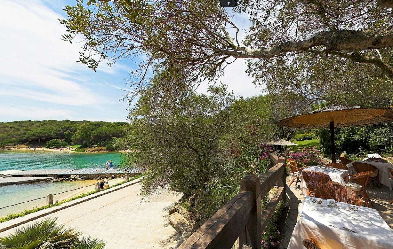 Bar/pizzaria 'L'Aprodo' aan het strand