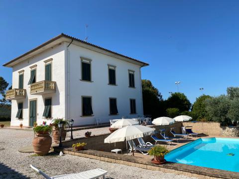 Villa Irene met zwembad Pisa