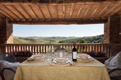 Mooi landgoed met appartementen Crete Senesi, Toscane |