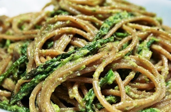 Pasta met bosasperges - Eet smakelijk!
